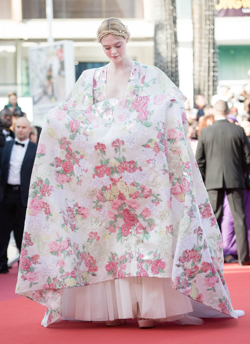 elle-fanning-cannes-17may19-06.jpg elle-fanning-cannes-17may19-06.jpg