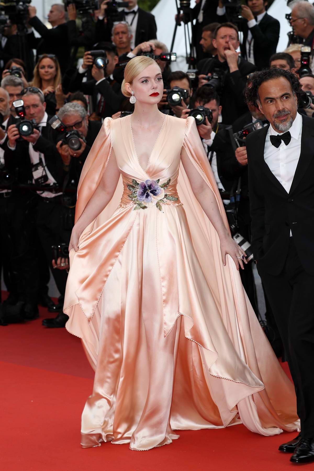 elle-fanning-attends-the-dead-dont-die-and-the-opening-ceremony-during-the-72nd-annual-cannes-film-festival-in-cannes-france-140519_5.jpg elle-fanning-attends-the-dead-dont-die-and-the-opening-ceremony-during-the-72nd-annual-cannes-film-festival-in-cannes-france-140519_5.jpg
